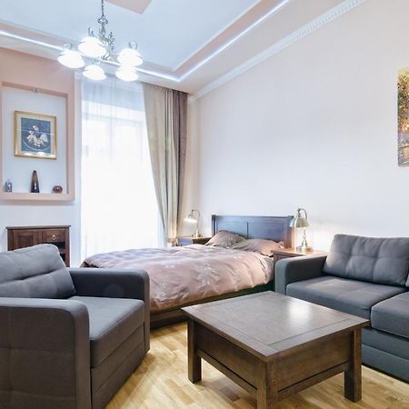 Apartment Grebinky 9 Лвив Екстериор снимка